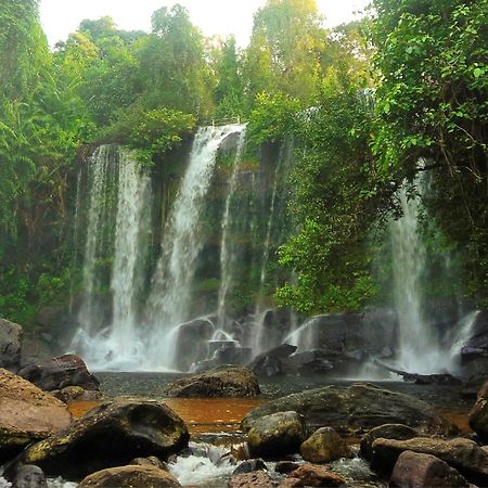 The Center Point Hotel Siem Reap Bagian luar foto