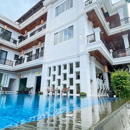 The Center Point Hotel Siem Reap Bagian luar foto