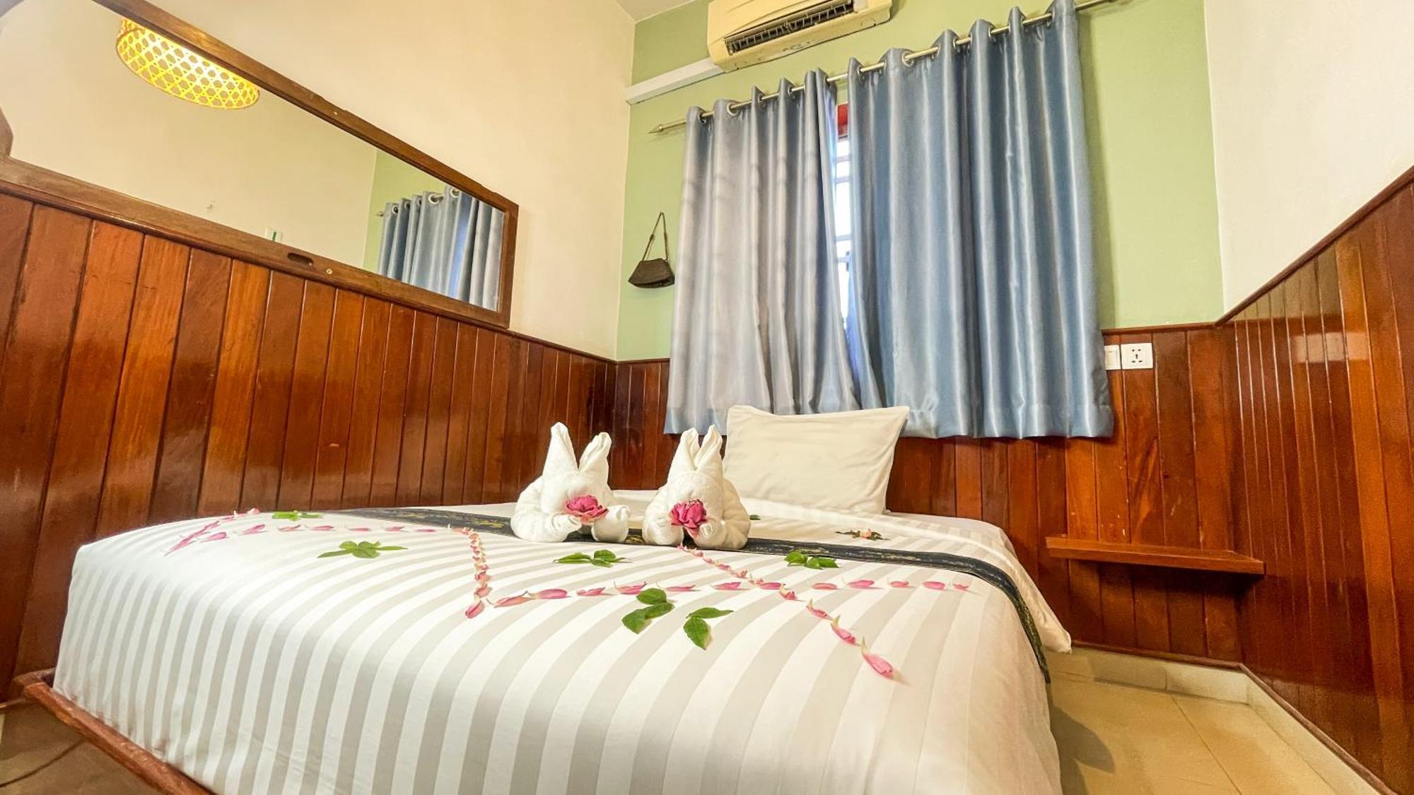 The Center Point Hotel Siem Reap Bagian luar foto