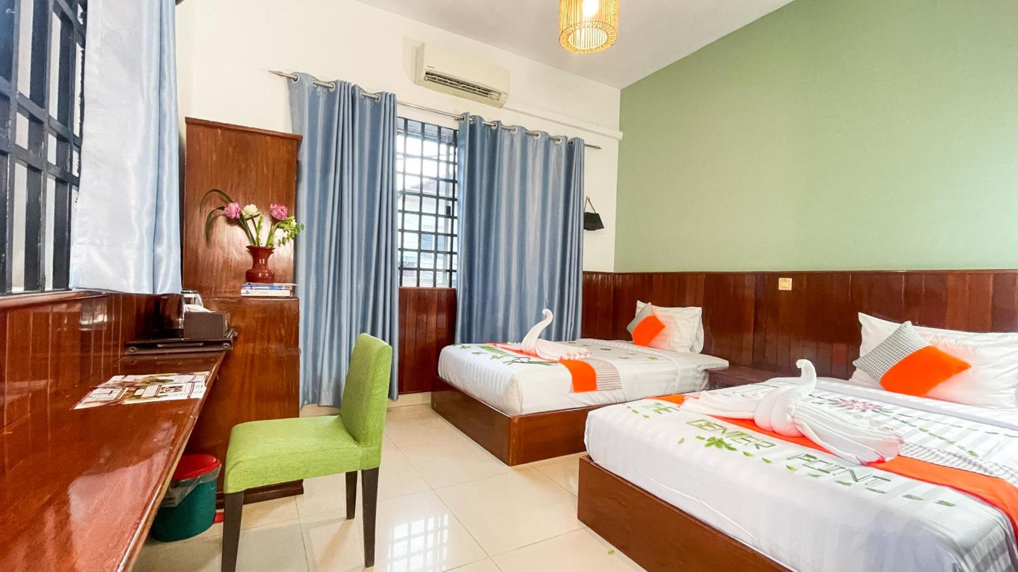 The Center Point Hotel Siem Reap Bagian luar foto