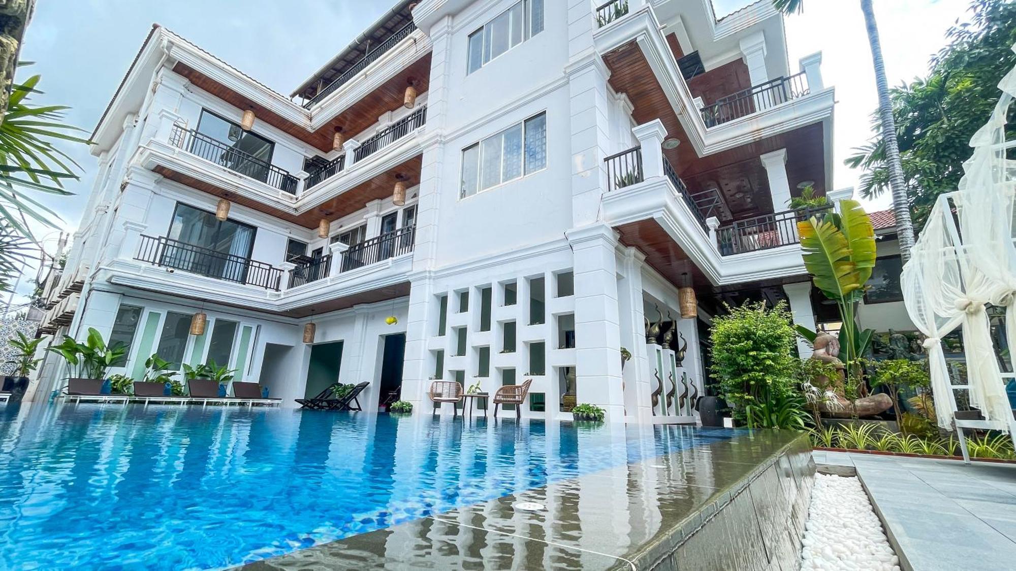 The Center Point Hotel Siem Reap Bagian luar foto