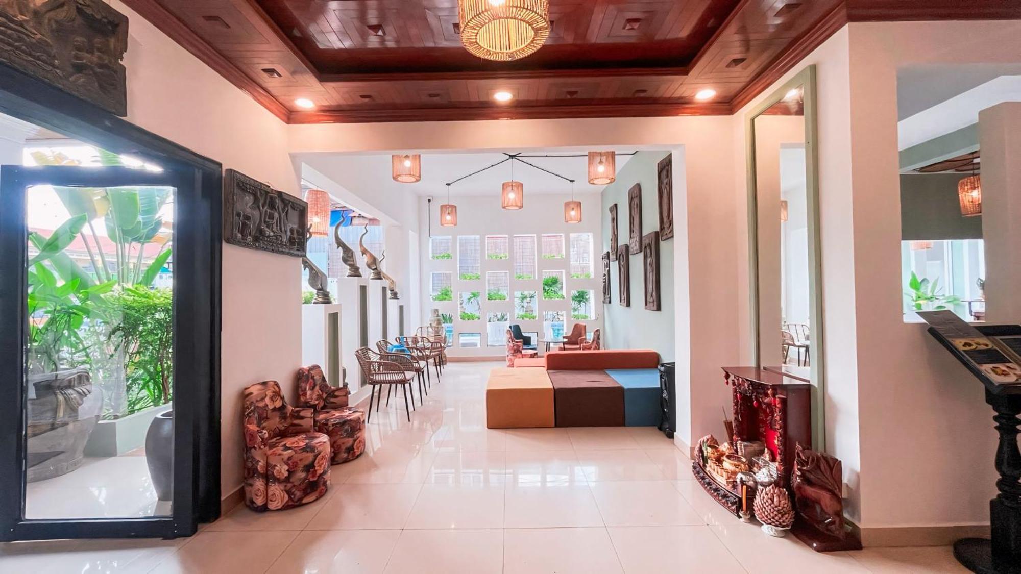 The Center Point Hotel Siem Reap Bagian luar foto