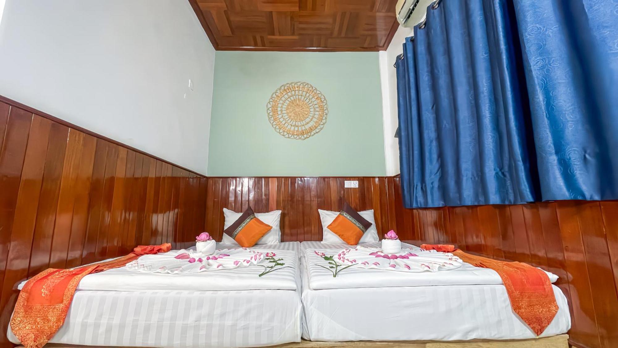 The Center Point Hotel Siem Reap Bagian luar foto